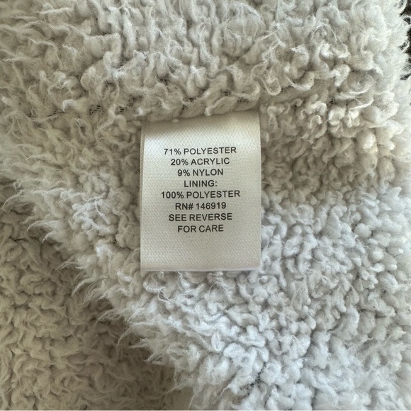 Cloud Chaser Sherpa Lined Aztec Print Sleeveless Long Line Open Front Vest - Picture 9 of 9